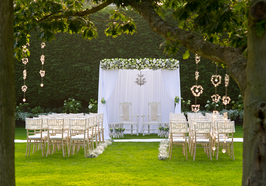 Wedding Traditions Disappearing - Bride And Groom Sides